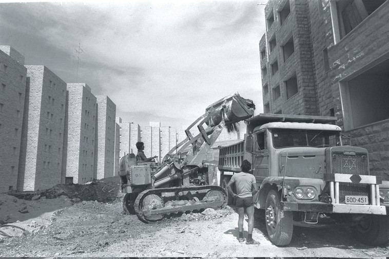 בניית שכונה חדשה בגבעה הצרפתית. צילום: לע&quot;מ