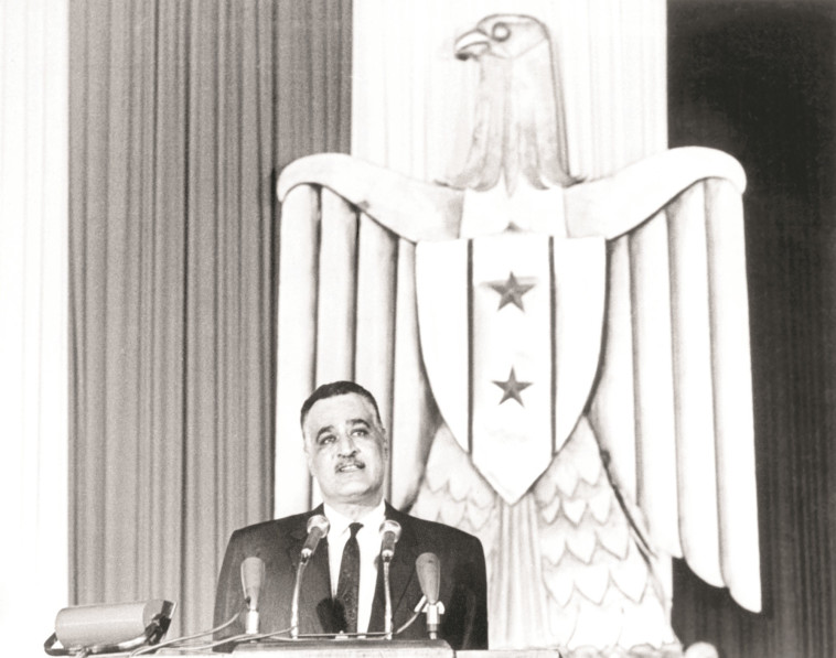 קידם כוחות ביום העצמאות. גמאל עבד אל נאצר, צילום: AFP