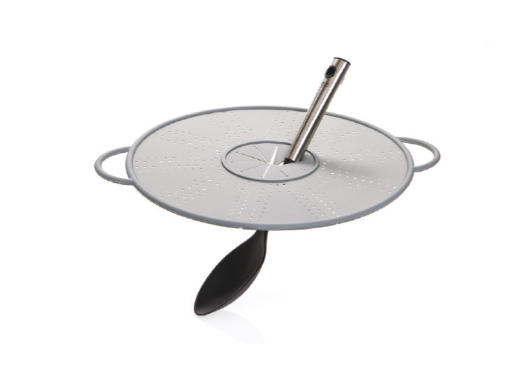 המכסה החכם. רב שימושי ומונע התזה. צילום: אסף אמברם