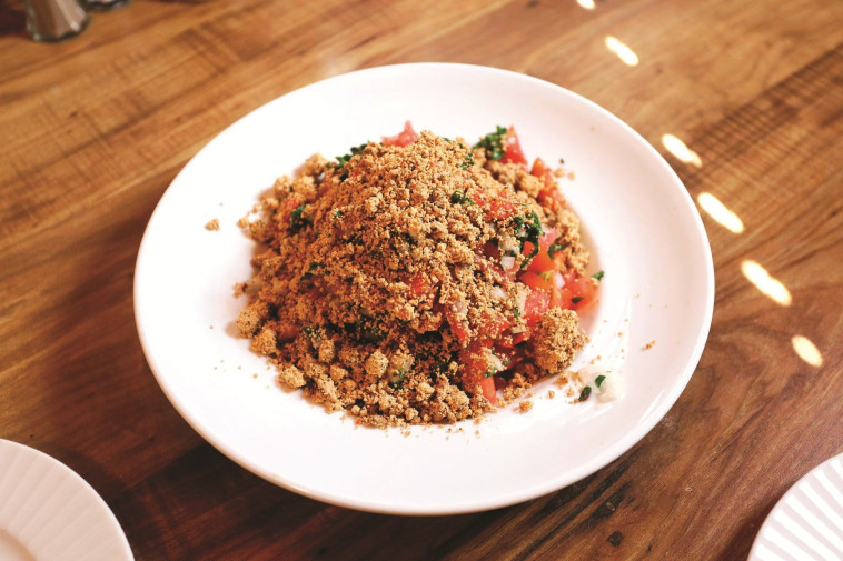 מתובל היטב, עשיר, רענן וכיפי. סלט שנקליש, צילום: אסף רונן