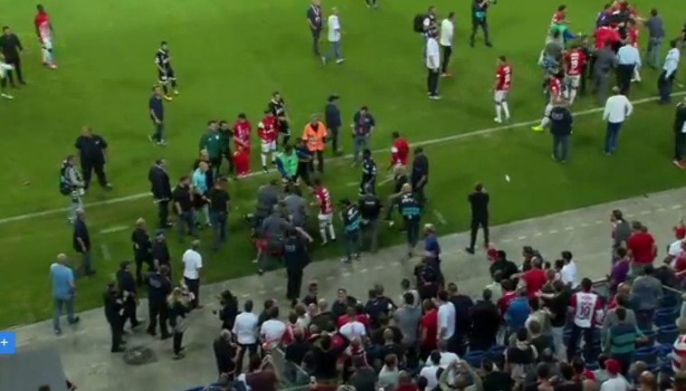 הקטטה בין שחקני הפועל לבין המשטרה