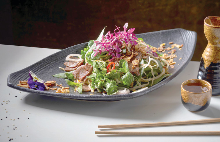 סלט סינטה ב&quot;דלי אסייתי&quot;. צילום: אנטולי מיכאלו