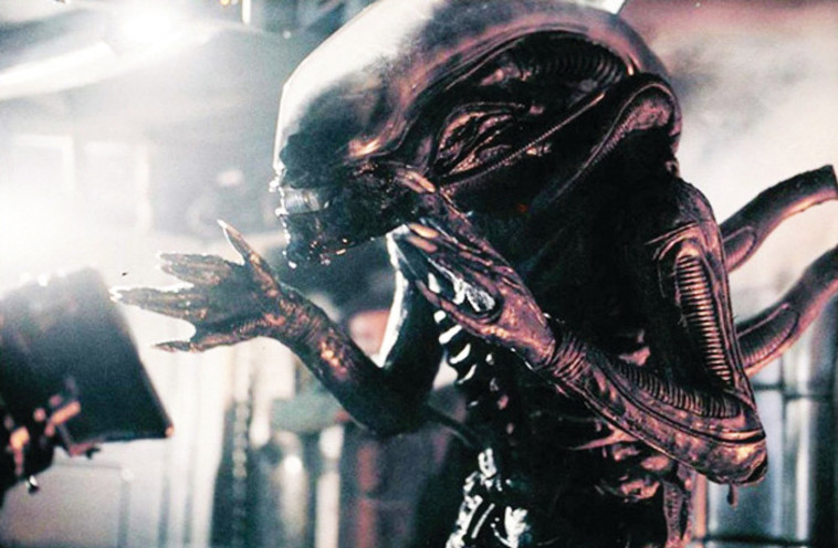 מתוך &quot;הנוסע השמיני: קובננט&quot;:. צילום מסך