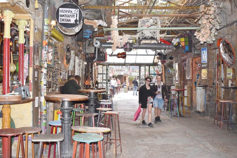 szimpla kert, בודפשט. צילום: מיטל שרעבי