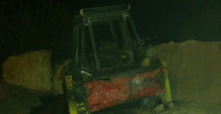 הטרקטור שהוצת בכפר בורין. צילום: דוברות המשטרה