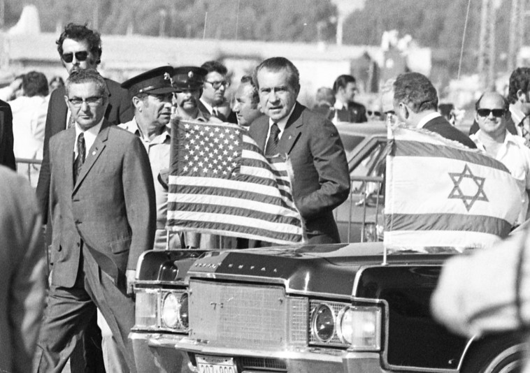 ביקורו כבר הושווה בעיתונות האמריקאית לזה של טראמפ. ניקסון בישראל, 1974. צילום: שמואל רחמני 