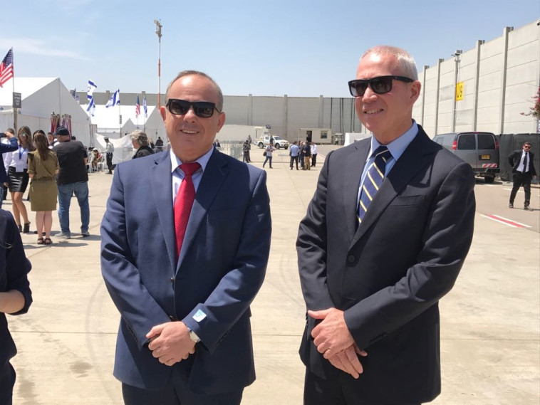 השרים גלנט ושטייניץ. צילום: אבשלום ששוני