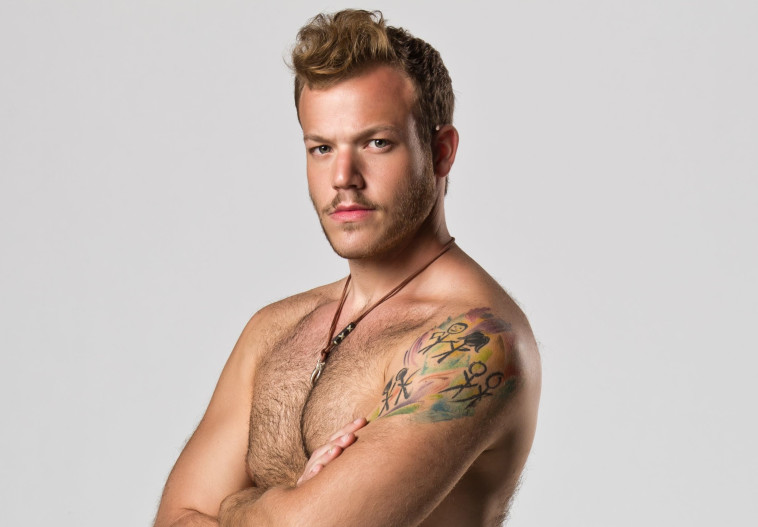 יוצא לו עקום. שגיא ברייטנר. צילום: אוהד רומנו