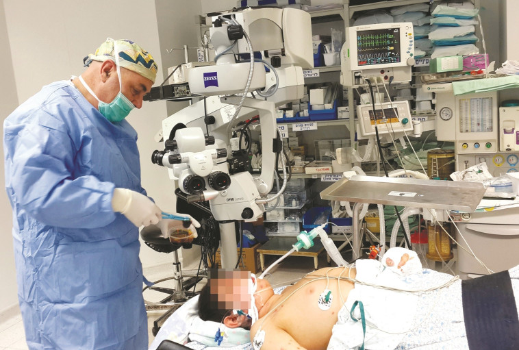 ילד סורי בן 12 מטופל בארץ. &quot;לפעמים אנחנו לא יודעים מה עלה בגורל המשפחה&quot;. צילום: מרכז רפואי זיו