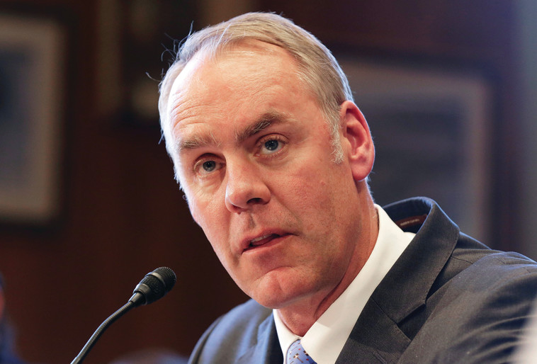 ריאן זינק. מונה לשר הפנים מתוך הנחה שלא תהיה בעיה להחליף אותו במחוקק אחר. צילום: רויטרס