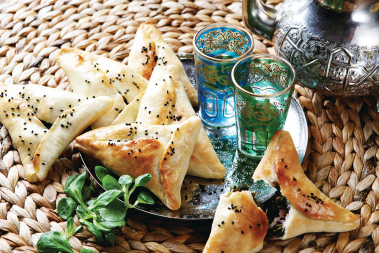 משולשי תרד. מגישים חם, רצוי עם סלט. צילום: יח&quot;צ