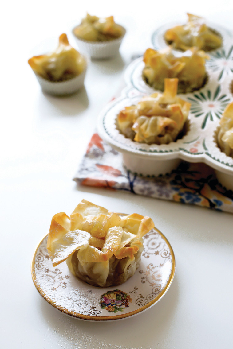 שטרודל תפוחים אישי. לפזר אבקת סוכר בנדיבות. צילום: יח&quot;צ