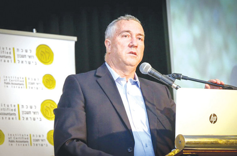 יזהר קנה. "התחרות והורדת המחירים מונעות ממני להעלות את שכר הטרחה". צילום: שלומי יוסף