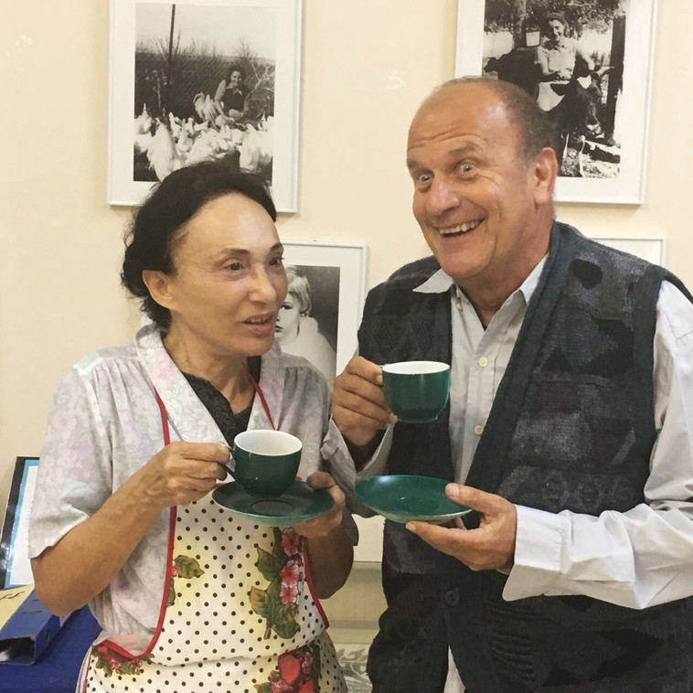 קומדיה שחורה על מלחמה גרעינית. ווליניץ ואורטמן ב&quot;כשהרוח נושבת&quot;. צילום: יעקב ניב, יח&quot;צ