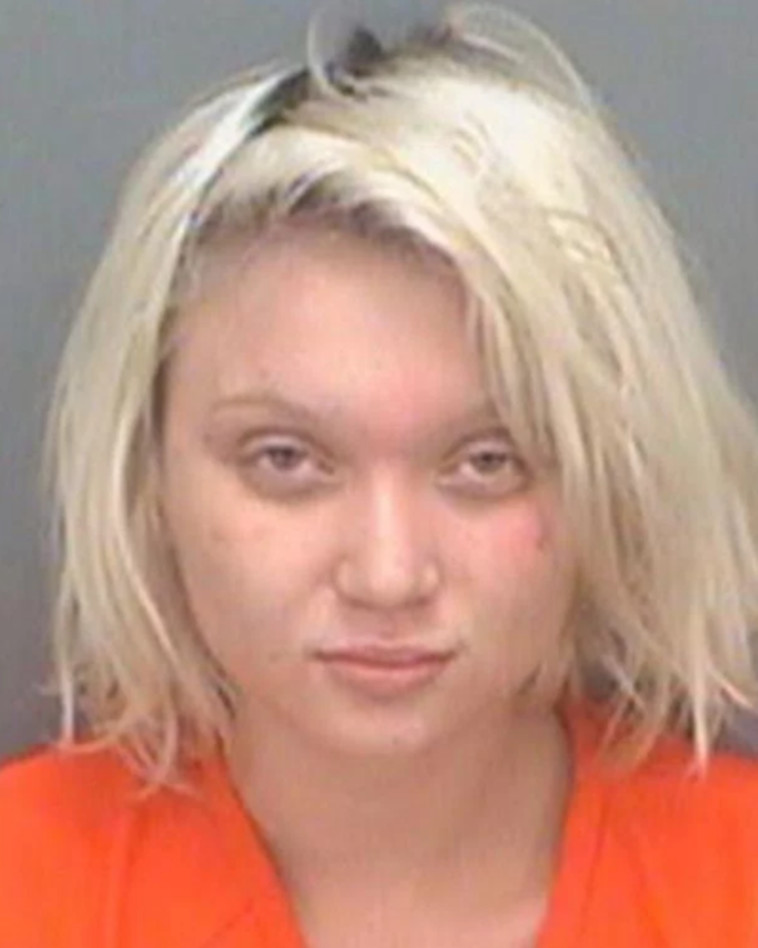 סקוט במעצר; שוחררה תחת אזהרה שלא תיצור קשר עם בן זוגה. צילום מסך