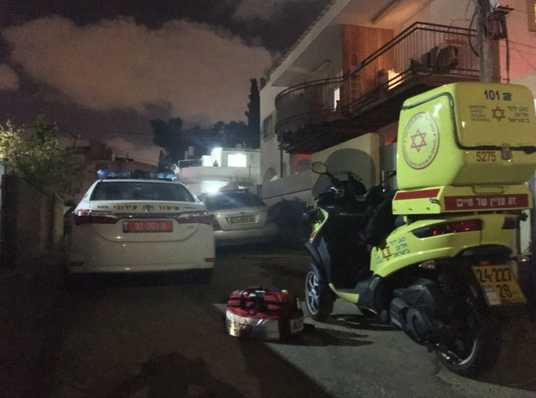 זירת הרצח הלילה בבת ים. צילום: תיעוד מבצעי מד&quot;א