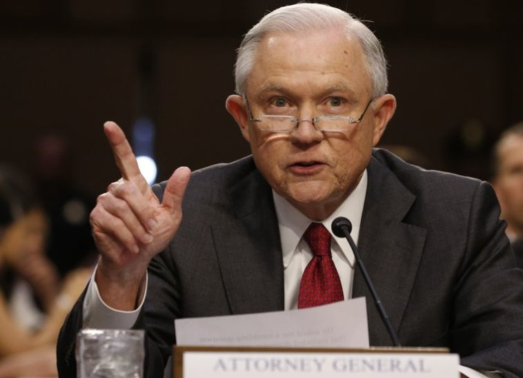 סשנס. &quot;איך אתה לוקח עבודה ואז פוסל את עצמך?&quot;. צילום: רויטרס