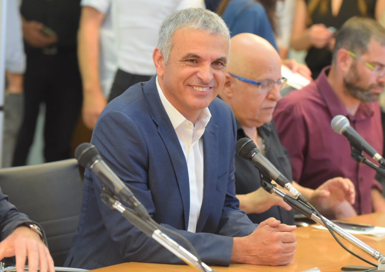 כחלון. עומד לפטר את השר גלנט. צילום: אבשלום ששוני