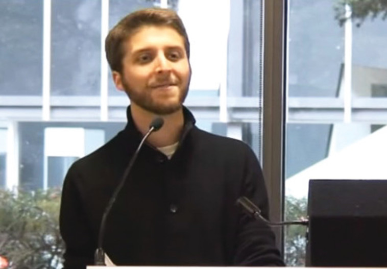 &quot;פתיחת זרועות רדיקלית&quot;. הרב מלוטק. צילום: יוטיוב