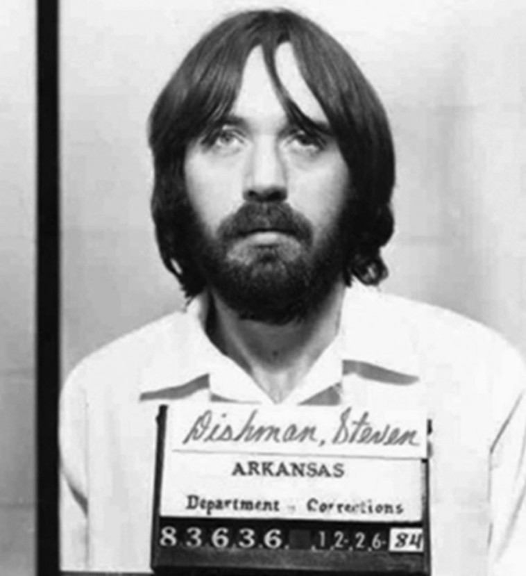 היה בקשר עם אימו מאז ברח מהכלא. סטיבן דישמן. טוויטר