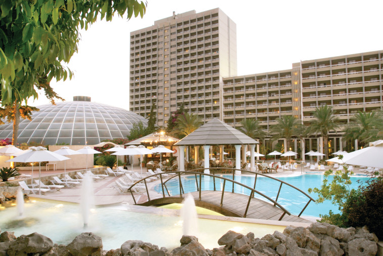 רודוס. מציע כל מה שחופשת בטן-גב צריכה להיות. צילום: Rodos Palace Hotel