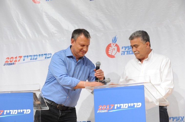 הח&quot;כים פרץ ומרגלית על הבמה בעימות. צילום: אבשלום ששוני