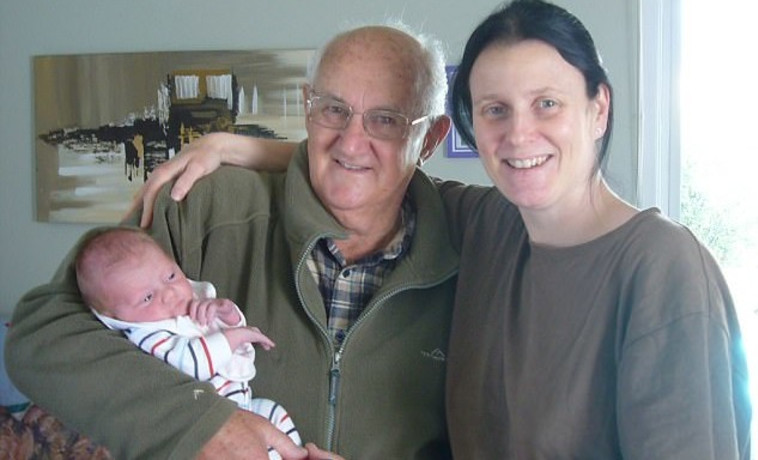 לפעמים חושבים שהם אב ובת. קטיה וקוויןץ צילום מסך