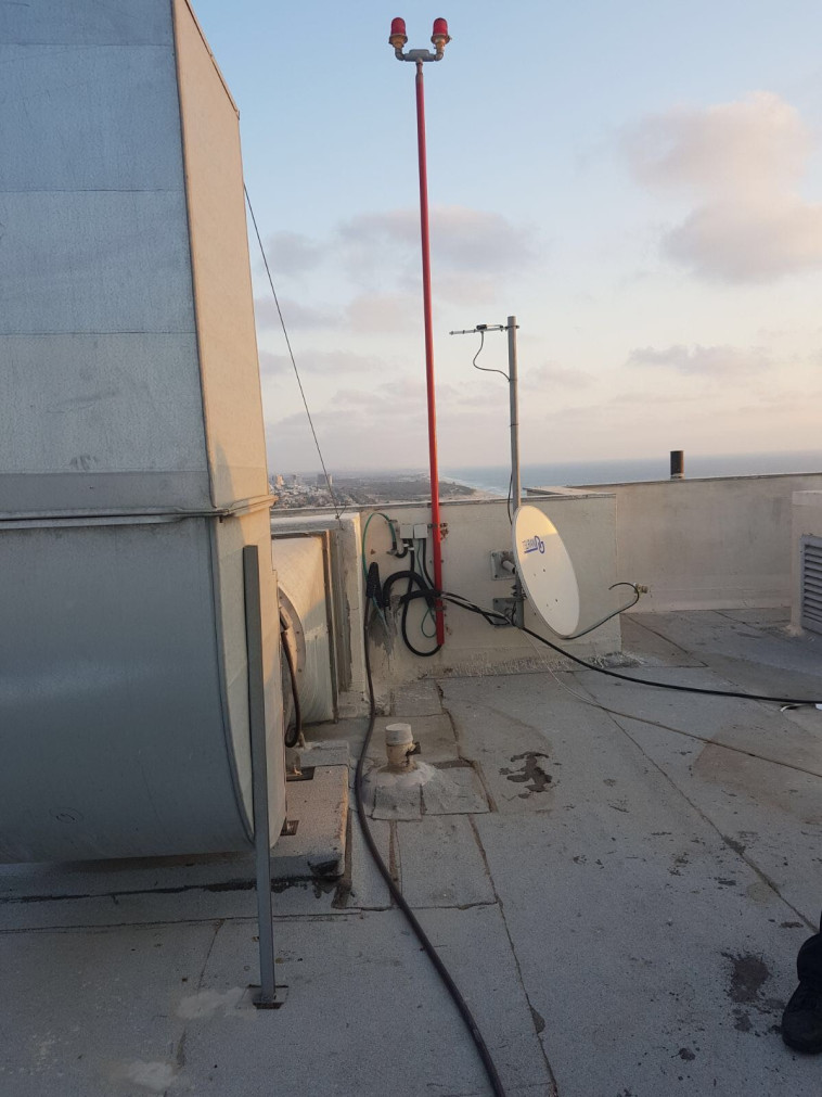 גג הבניין באשדוד. צילום: דוברות המשטרה