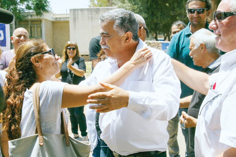 בצד הלא נכון של המהפכה. עמיר פרץ, צילום: פלאש 90