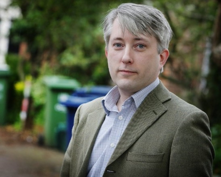 אדריאן גרינווד. טוויטר