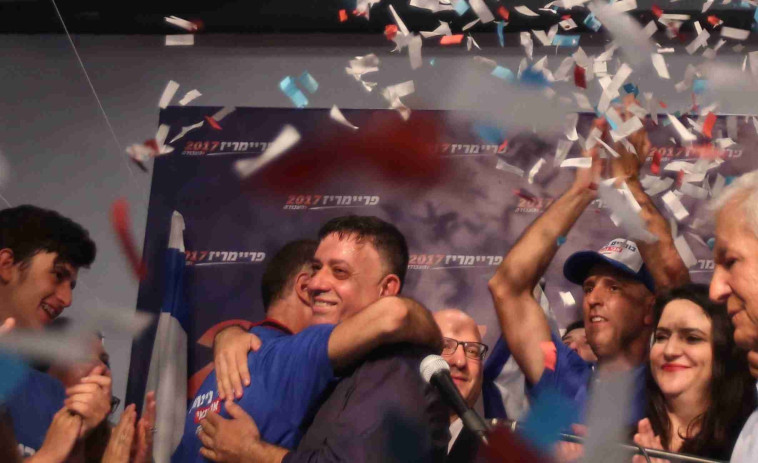 גבאי חוגג את ניצחונו בבחירות. צילום: מרק ישראל סלם 