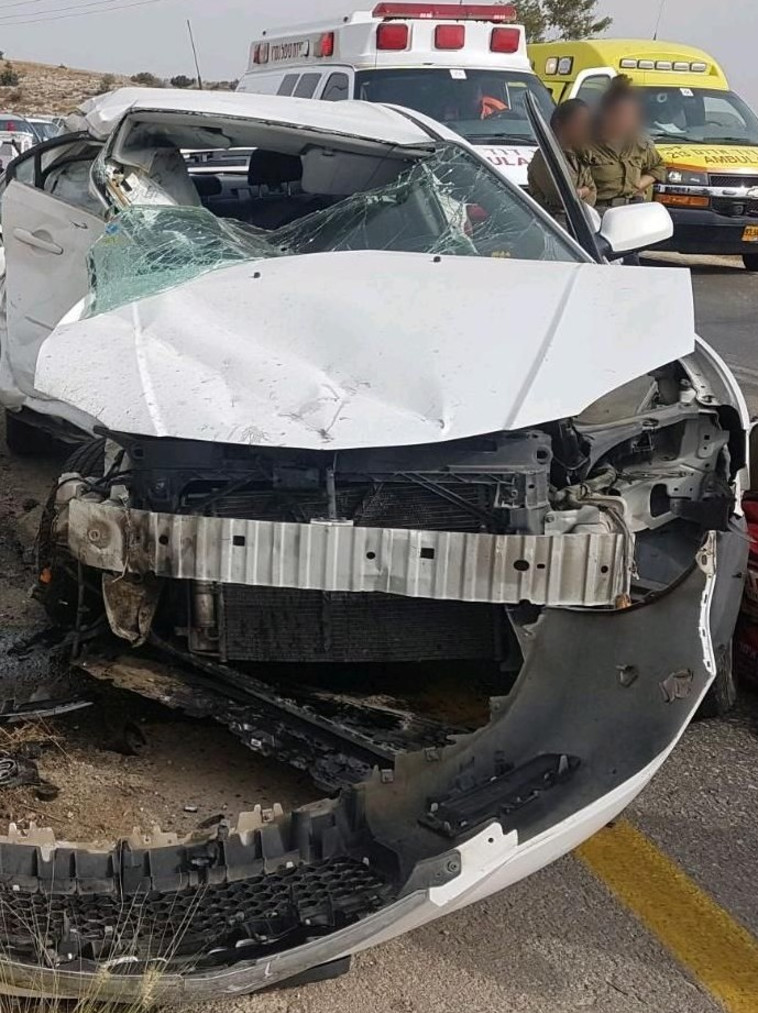 הרכב ההרוס בזירת האירוע באורנית. צילום: מד&quot;א