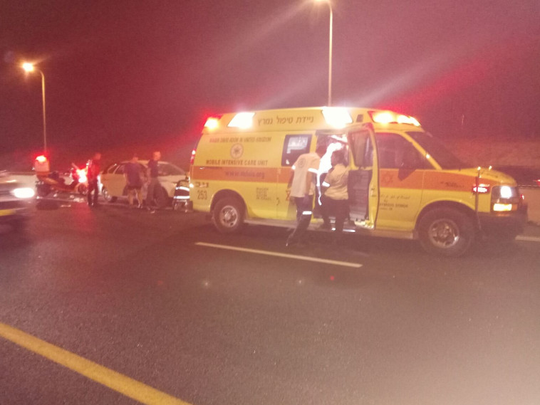 זירת התאונה ליד צומת גורל. צילום: מד&quot;א