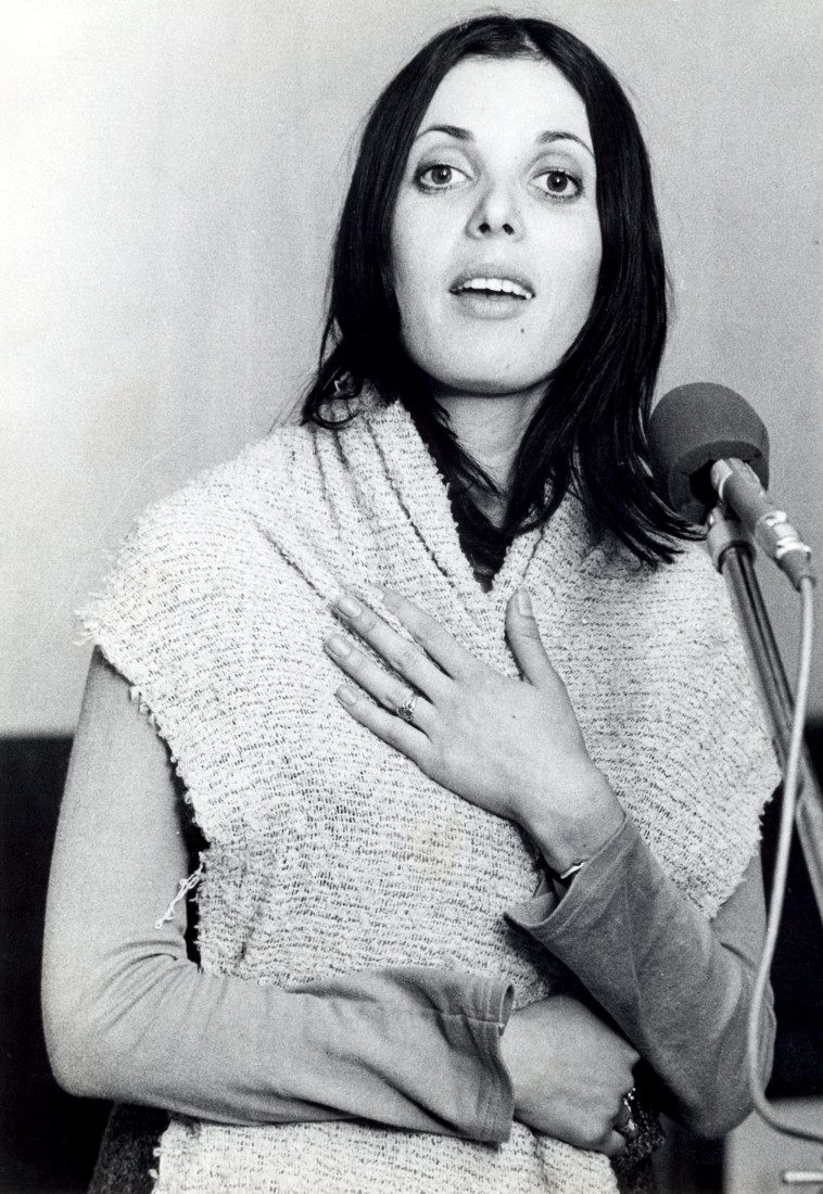 שולה חן. צילום:  עיתון במחנה