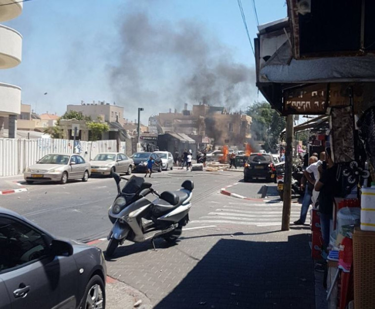 שריפות צמיגים ביפו. צילום: רשתות חברתיות