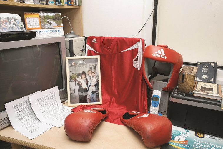ויתר על הספורט שהצטיין בו. חדרו של אופק קלוגמן, צילום: עומרי לוי