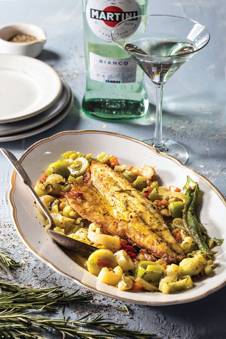 פילה דג בר ים וורמוט מרטיני לבן. צילום: שרית גופן