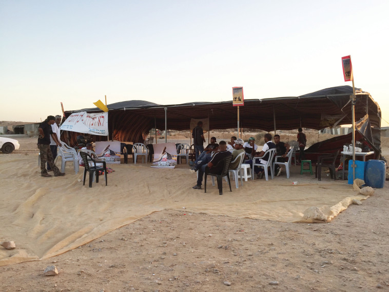 מאהל המחאה ביישוב ביר הדאג' . צילום: יאסר עוקבי