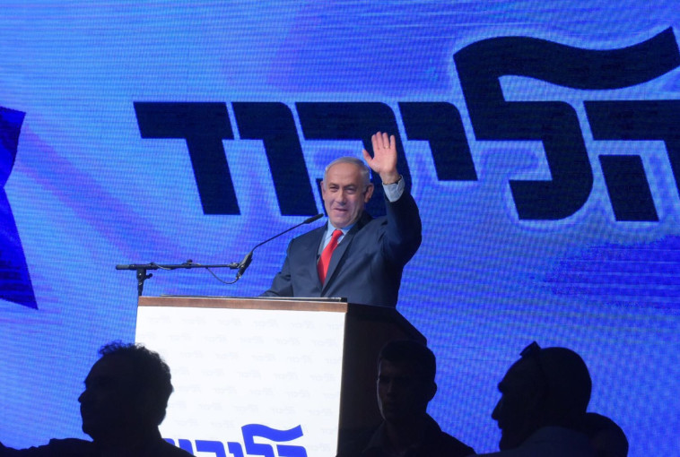 נתניהו בכנס התמיכה בגני התערוכה. צילום: אבשלום ששוני