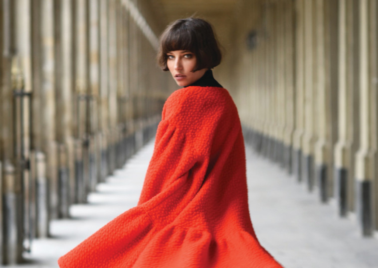 תנועתיות של בד. אלמביקה. צילום: מאיר כהן