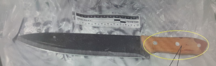הסכין ששימשה להריגתו של אבישי ועקנין ז&quot;ל. צילום: דוברות המשטרה