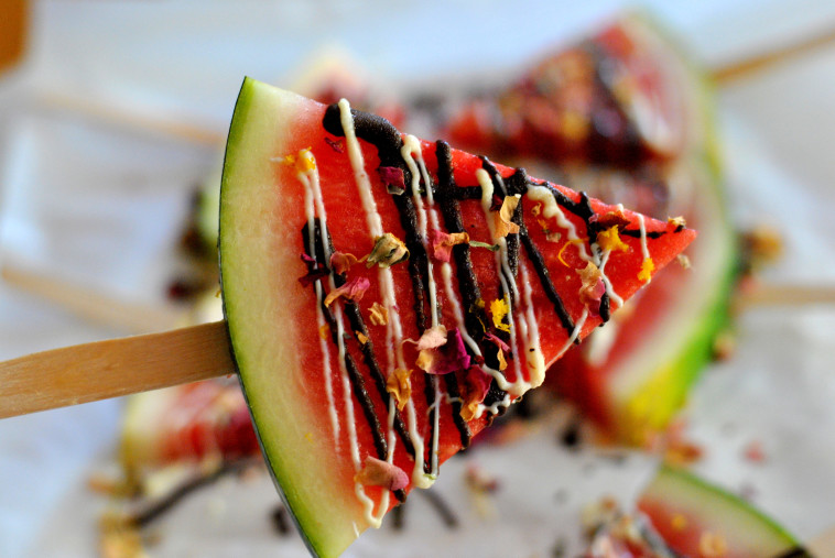 ארטיק אבטיח ושוקולד בניחוח ורדים ותפוז. צילום: פסקל פרץ רובין