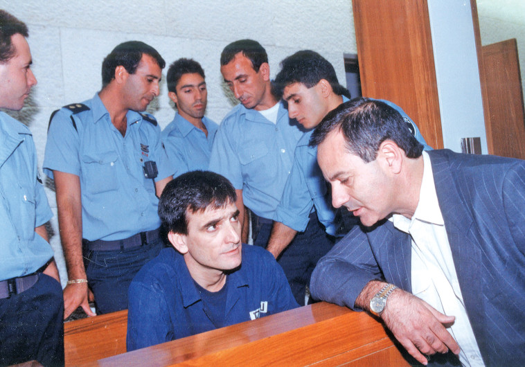 שמעיה אנג'ל בבית המשפט. צילום: פלאש 90 שמעיה אנג'ל בבית המשפט. צילום: פלאש 90