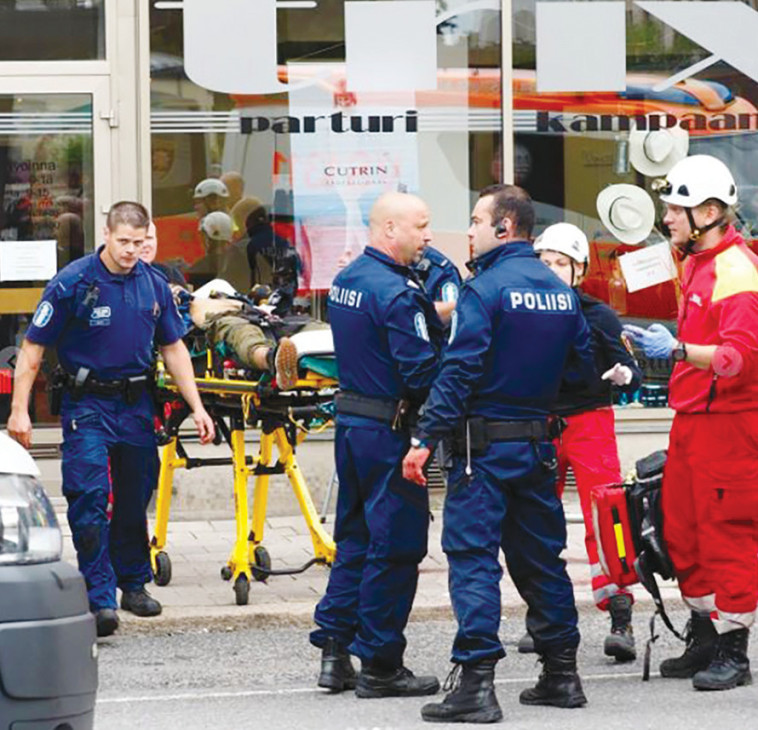 כוחות הביטחון הפינים בפיגוע הדקירה בטורקו. צילום: AFP