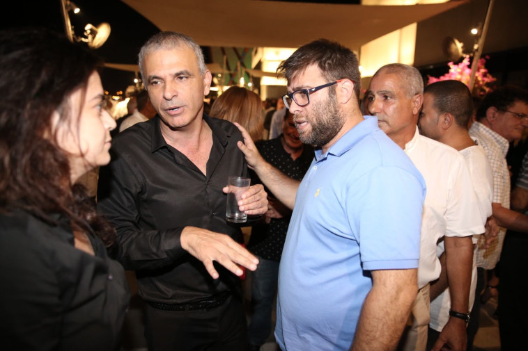 אורן חזן ומשה כחלון בחתונה