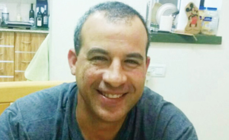 יצא לתקן גנרטור שנפגע מהירי. שחר מלמד ז&quot;ל. צילום: באדיבות המשפחה 