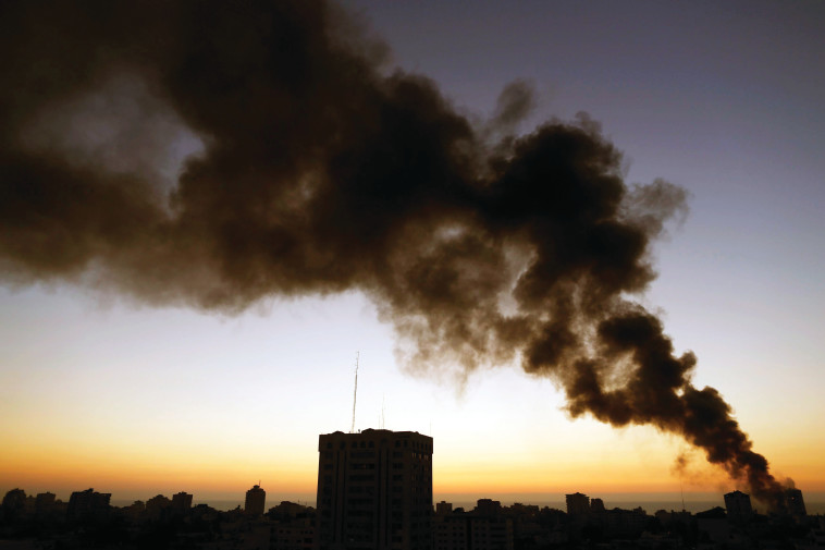 &quot;אי אפשר לזרוק את עזה לים&quot;. מבצע צוק איתן. יצלום: רויטרס