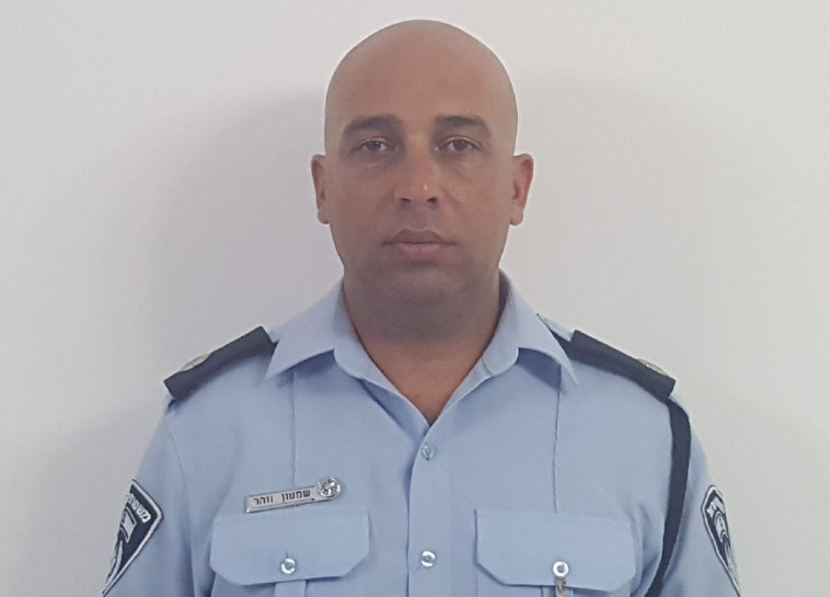 &quot;בואו לעודד, ועיזבו את האלימות בחוץ&quot;. רפ&quot;ק שמעון זוהר, צילום: דוברות המשטרה