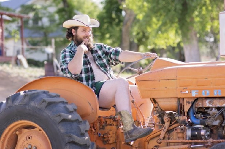 /thewhimsicalwoodsman :זקנים וטרקטורים. צילום