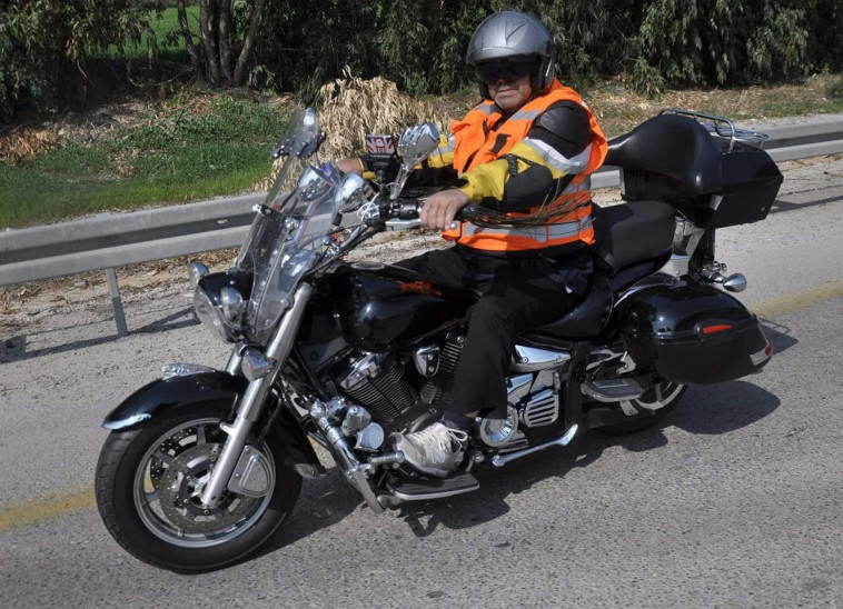 דוד עברון. "המורים צריכים להוות דוגמה אישית בכל ההיבטים, הן באופי הנסיעה והן בציוד הרכיבה" דוד עברון. "המורים צריכים להוות דוגמה אישית בכל ההיבטים, הן באופי הנסיעה והן בציוד הרכיבה"